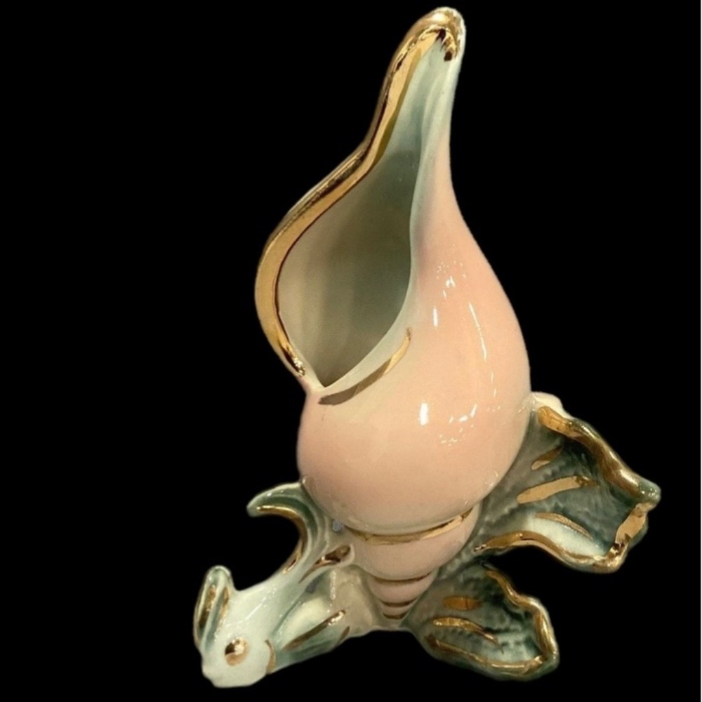 Hull Ebb Tide Vase – Mid Century Pottery, Seafoam Green & Peach Conch Shell, 7.5
